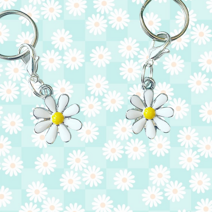 Bridle Charm: Daisy White 🌱