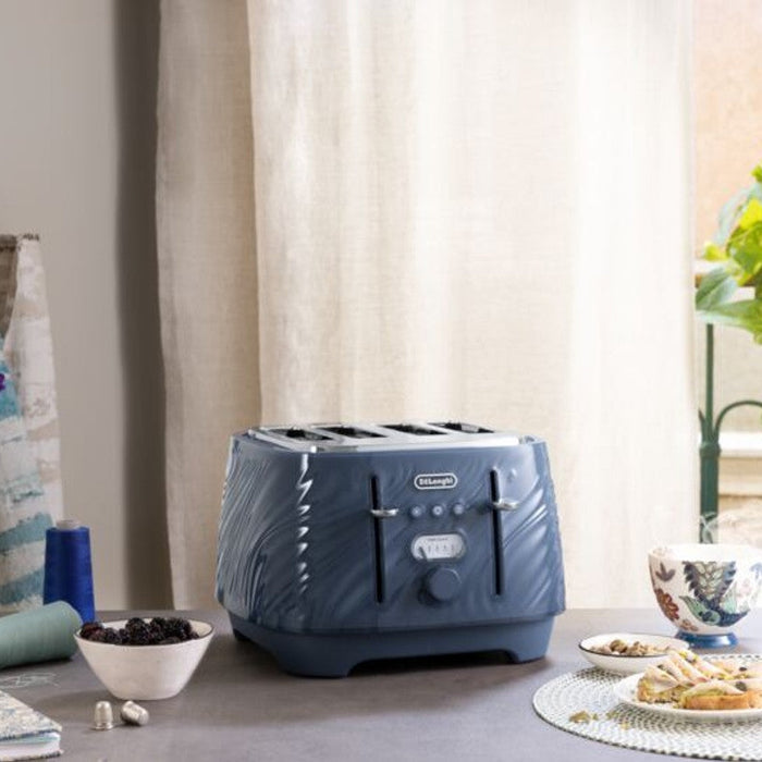 De’Longhi Ballerina Seta 4-Slice Toaster – Silk Blue – view 4