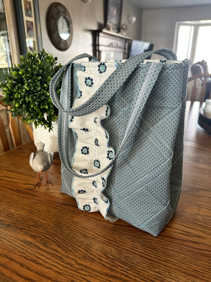 A Ruffled Serger Bag Online Class (REPLAY)