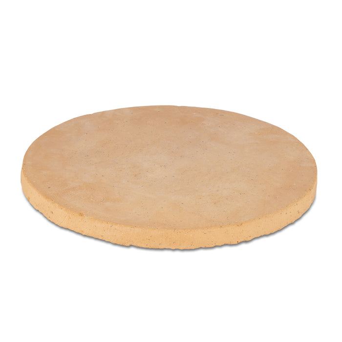 Ein runder, flacher, hellbrauner „Biscotto Pizzastein Rund für Pizzaofen Enzo 68916“ von Unold AG mit glatter Oberfläche, abgebildet auf weißem Hintergrund.