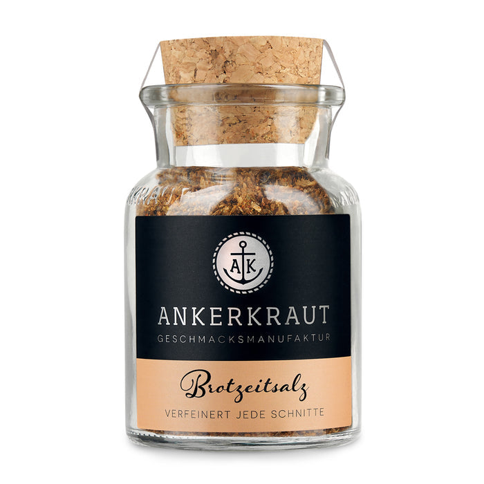 Ankerkraut Brotzeitsalz im Korkenglas auf weißem Hintergrund.