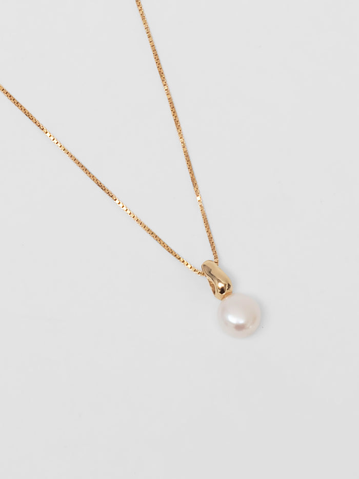 Wolf Circus Timeless Pearl Pendant Necklace in 14k Gold Plated Bronze | Emmy Necklace in Gold-Necklaces-wolfcircus.com
