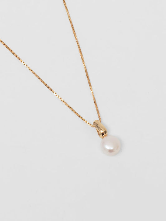 Wolf Circus Timeless Pearl Pendant Necklace in 14k Gold Plated Bronze | Emmy Necklace in Gold-Necklaces-wolfcircus.com