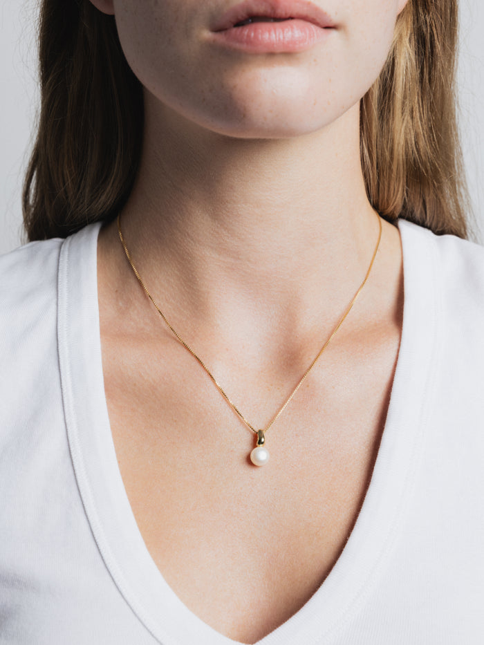 Wolf Circus Timeless Pearl Pendant Necklace in 14k Gold Plated Bronze | Emmy Necklace in Gold-Necklaces-wolfcircus.com