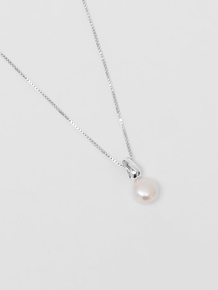 Wolf Circus Timeless Pearl Pendant Necklace in 925 Sterling Silver | Emmy Necklace in Sterling Silver-Necklaces-wolfcircus.com