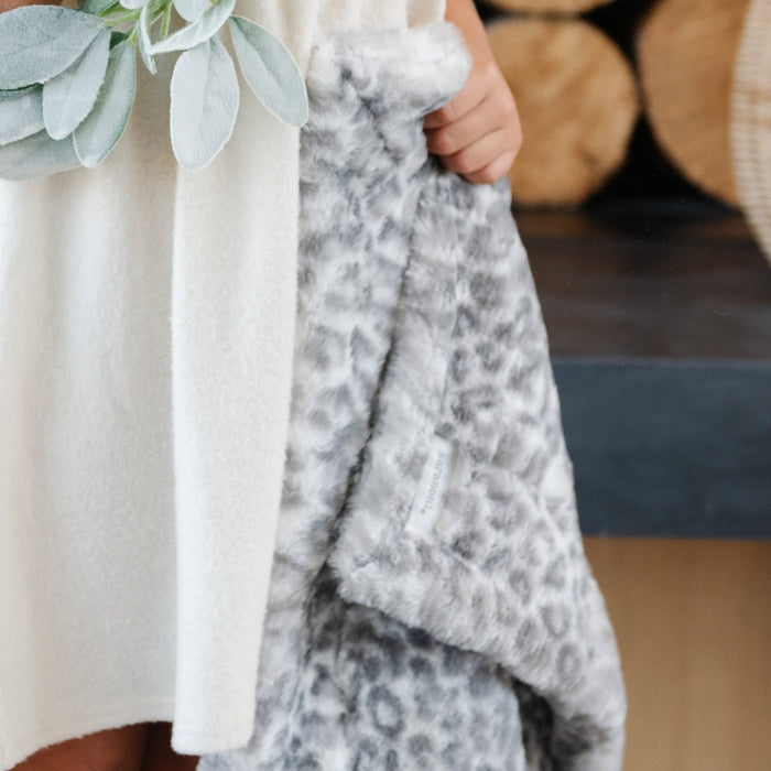 FAUX FUR RECEIVING BLANKETS - Saranoni big fluffy Leopard Faux Fur blanket, 30x40 inches, lush poly microfiber, super soft and comfy, perfect large throw blanket for relaxation.