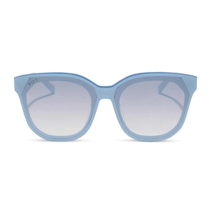 diff eyewear featuring the gia oversized square sunglasses with a light blue acetate frame and slate gradient flash lenses front view
