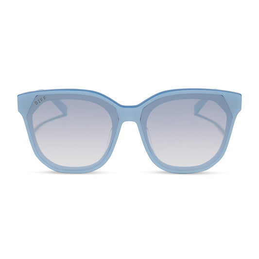 diff eyewear featuring the gia oversized square sunglasses with a light blue acetate frame and slate gradient flash lenses front view