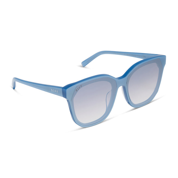 diff eyewear featuring the gia oversized square sunglasses with a light blue acetate frame and slate gradient flash lenses angled view