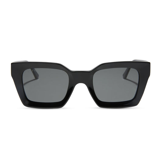 diff eyewear featuring the greer square sunglasses with a black frame and grey polarized lenses front view