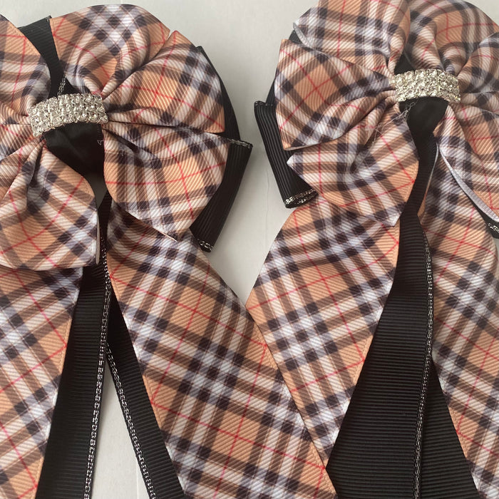 🤩 Show Bows: Burberry