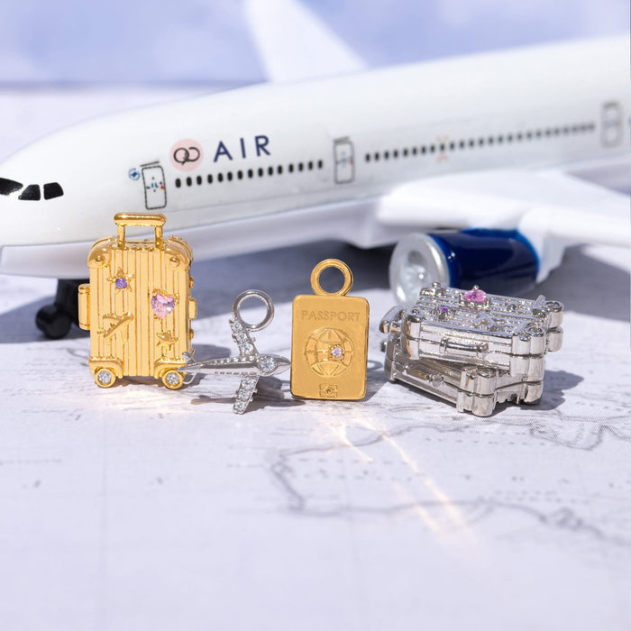Jetsetter Charm