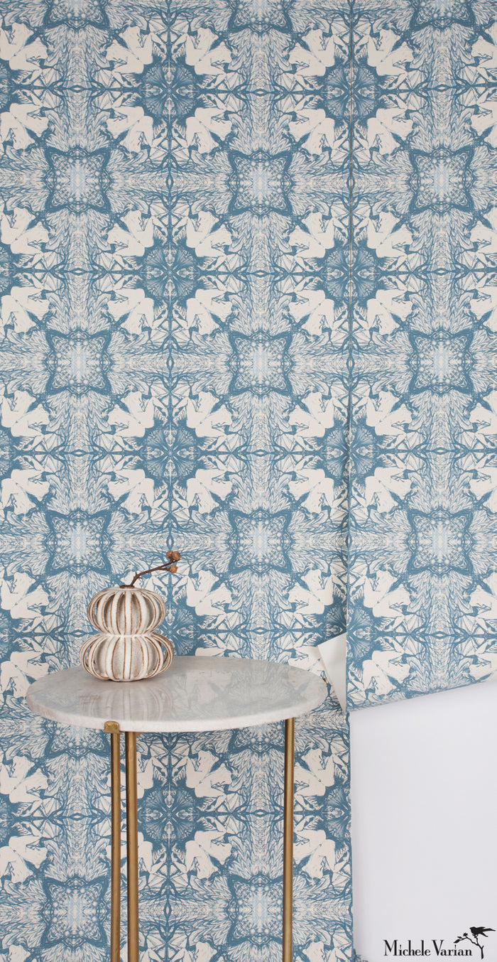 Nymph Wallpaper Snow Delft Blue
