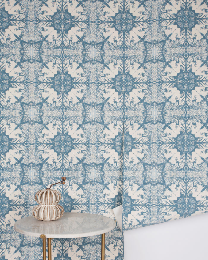 Nymph Wallpaper Snow Delft Blue