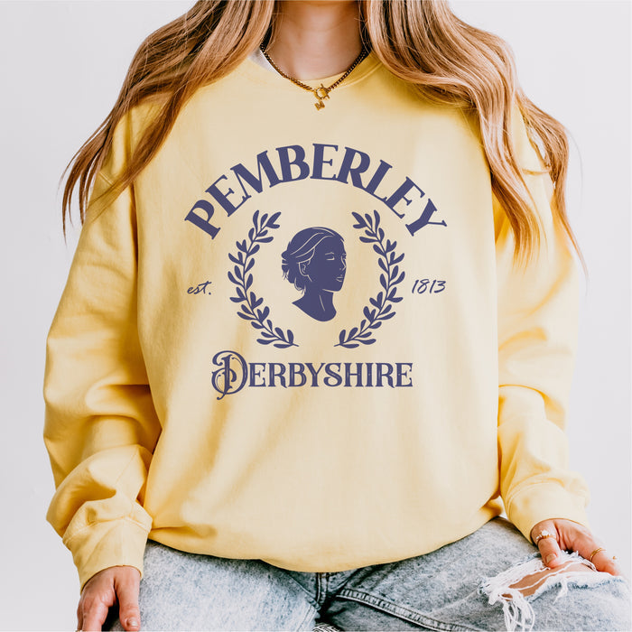 Pemberley Fleece Crewneck Sweatshirt - The Bean Workshop - Bookish Apparel, Classic Literature, Collegiate Logo, Cozy Reading, Gift for Librarian, Jane Austen, Janeite Fandom, Laurel Wreath Design, Old Money Aesthetic, Pemberley Varsity Style Sweatshirt, Pride and Prejudice, Sweatshirt, Vintage Derbyshire Literary Crewneck