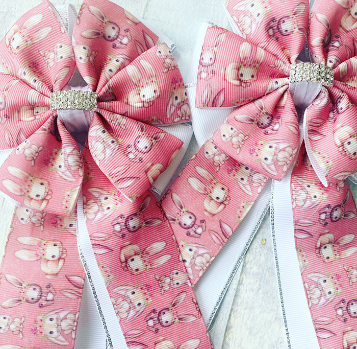 🤩 Show Bows: Bunnies Pink on White 💗