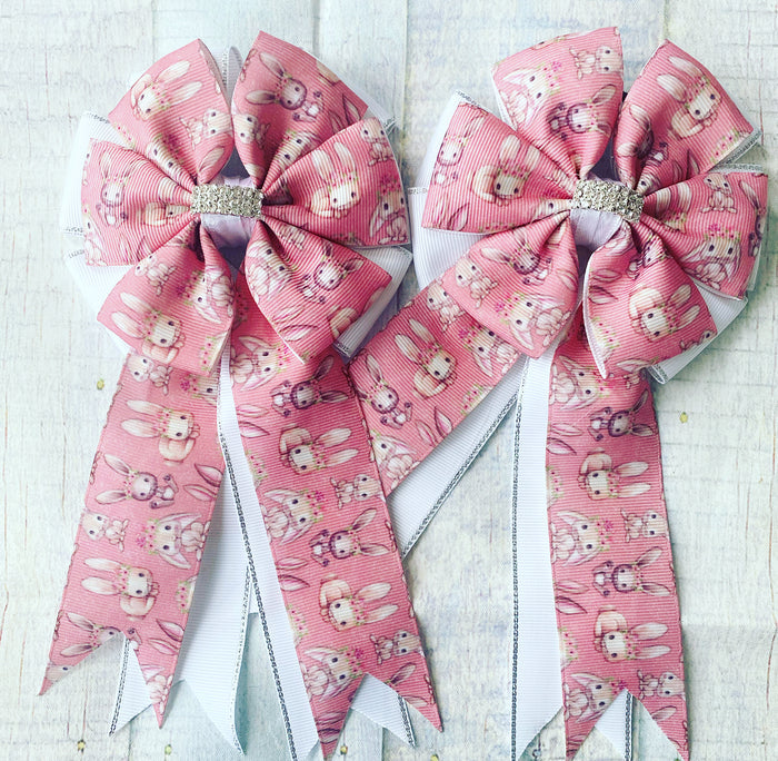 🤩 Show Bows: Bunnies Pink on White 💗