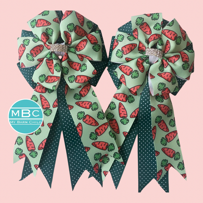 🤩 Show Bows: Carrots On Dark Green Swiss Dot 🥕