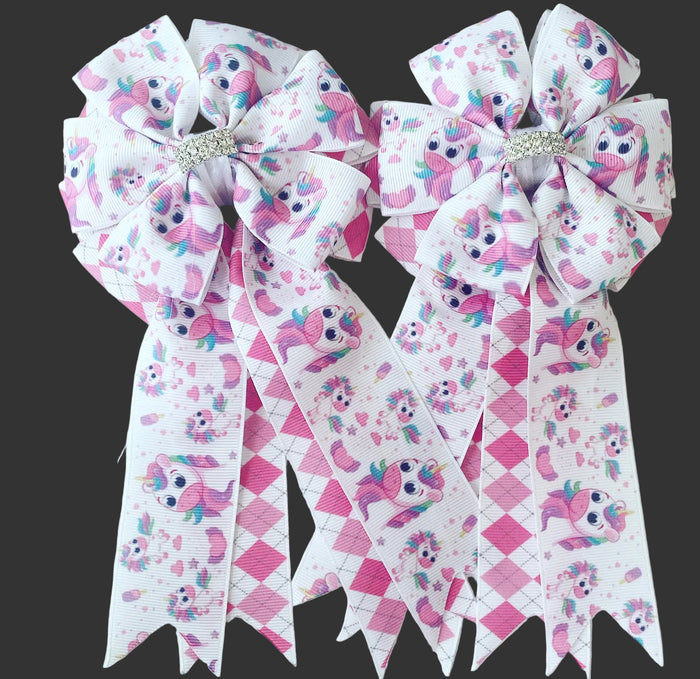 🤩 Show Bows: Unicorns on Pink Argyle