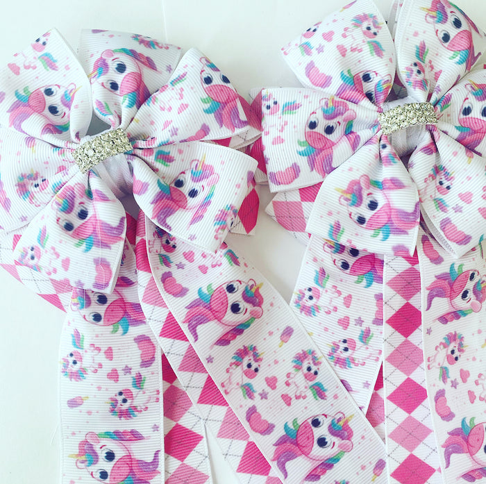 🤩 Show Bows: Unicorns on Pink Argyle