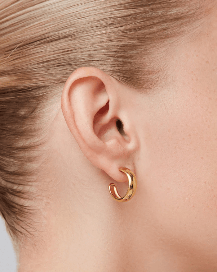 Staple Hoops Small in Gold
