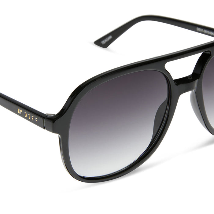 diff eyewear featuring the teagan aviator sunglasses with a black frame and grey gradient lenses detailed view