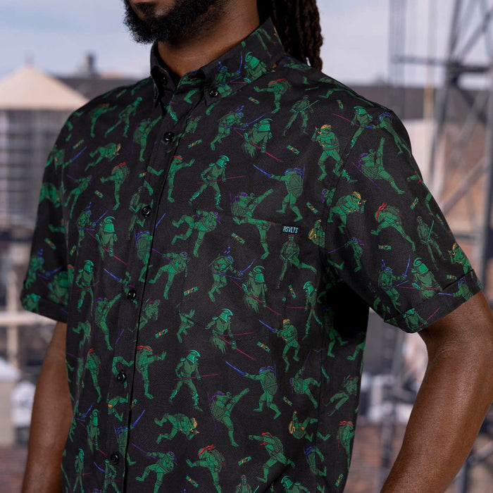 RSVLTS Nickelodeon Short Sleeve Shirt Teenage Mutant Ninja Turtles "Showdown with The Shredder" – KUNUFLEX Short Sleeve Shirt Teenage Mutant Ninja Turtles "Showdown with The Shredder" – KUNUFLEX Short Sleeve Shirt