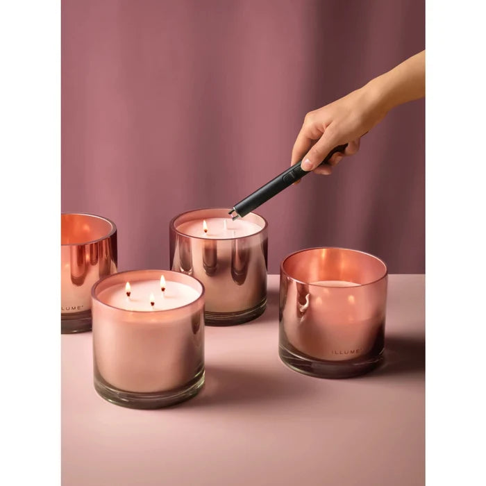 USB Lighter - Rechargable in use